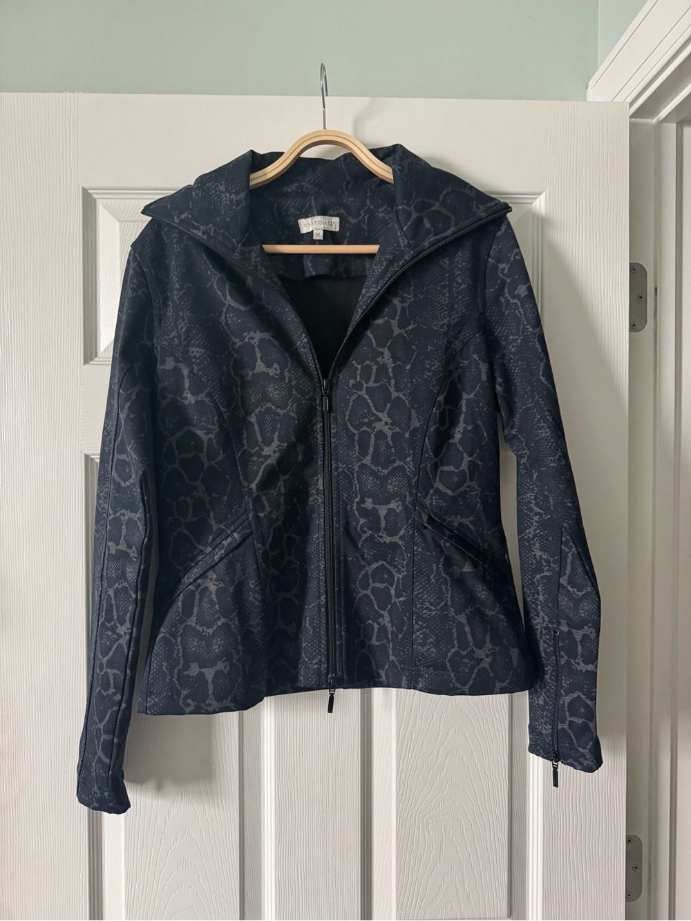 NWOT Anatomie Python Print Full Zip Jacket Women’s Medium
